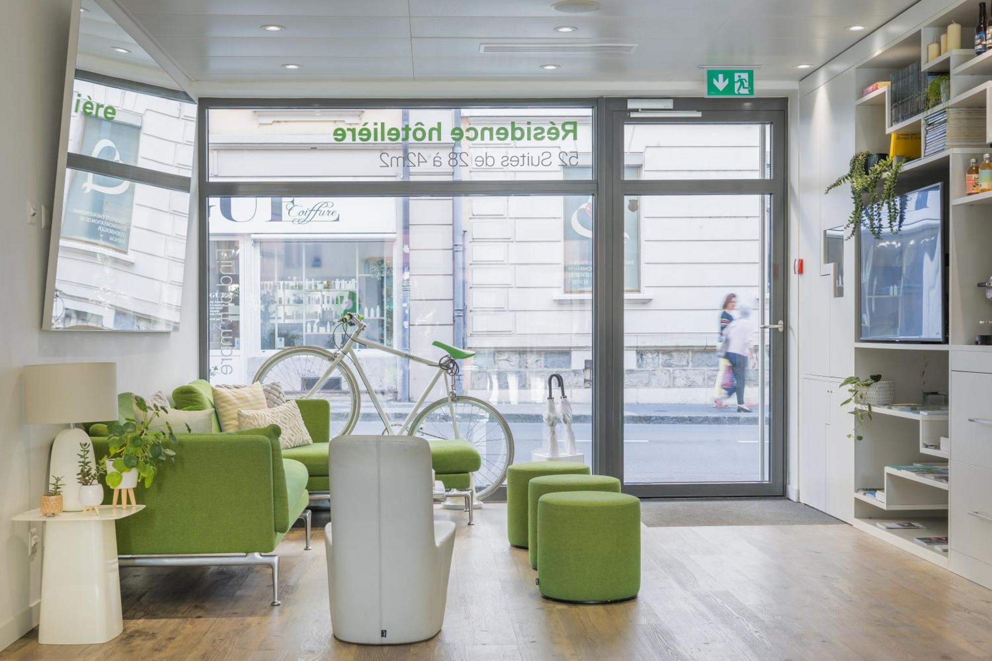 Base Nyon Hotell Eksteriør bilde