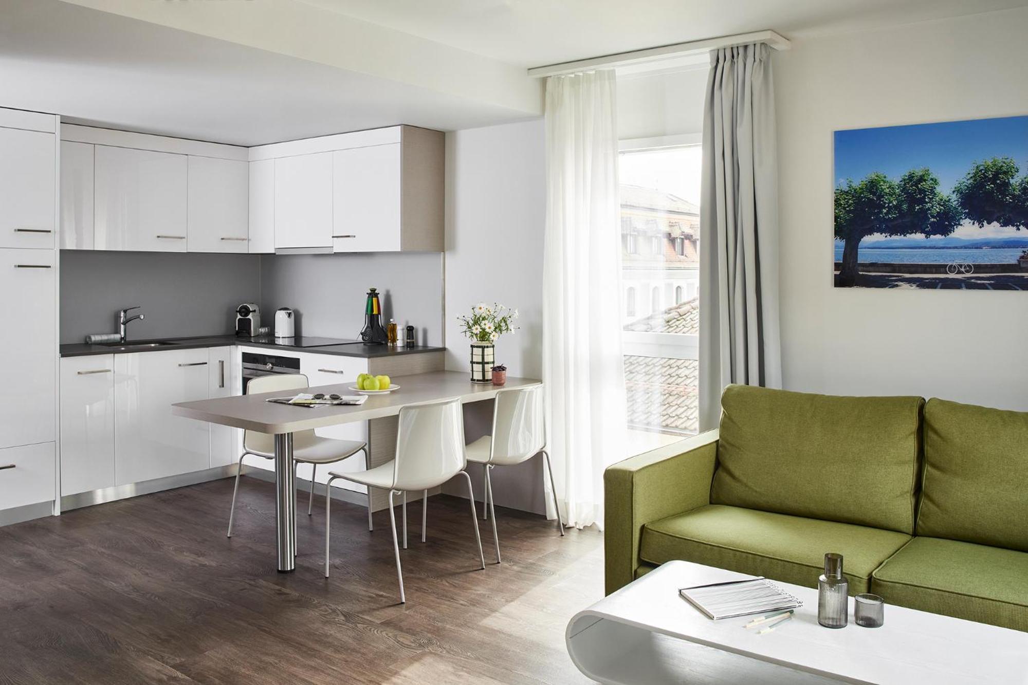 Base Nyon Hotell Eksteriør bilde